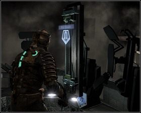 Przeszukujemy prawą część pomieszczenia, jest tam szafka , skrzynia oraz trochę kredytów - Korekta kursu (cz.1) | Rozdział 03 | Solucja Dead Space - Dead Space - poradnik do gry