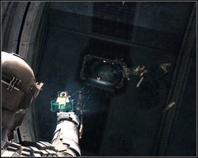 Po wyjściu z windy od razu skręcamy w lewo, dojdziemy do dużego włazu - Martwy po przybyciu (cz.2) | Rozdział 09 | Solucja Dead Space - Dead Space - poradnik do gry