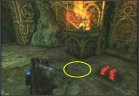 Tuż za bramą, po prawej stronie na ziemi leży emblemat Szarańczy - Niepokojące odkrycia | Mieszkańcy | Gears of War 2 - Gears of War 2 - poradnik do gry