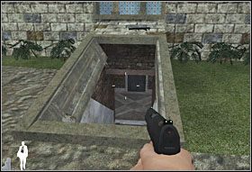 Ten, spadając z wysokości, zniszczy wejście do piwnicy, ułatwiając czy też umożliwiając Ci dostanie się do wnętrza budynku [03] - Etap I - Whites Estate (cz.2) | Quantum of Solace - Quantum of Solace - poradnik do gry