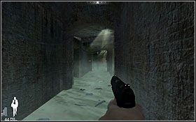 Idąc jedyną dostępną drogą, natkniesz się na jednego wroga, który niepostrzeżenie wyskoczy zza ściany - pozbądź się go walką w zwarciu - Etap II - Siena (cz.1) | Quantum of Solace - Quantum of Solace - poradnik do gry