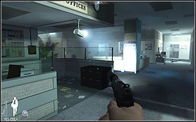 Pierwsza znajduje się już na samym początku, a dostanie się do wyłącznika nie jest trudne - Etap IX - Miami Airport (cz.1) | Quantum of Solace - Quantum of Solace - poradnik do gry