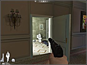 W pierwszej kolejności skręć w prawo i wejdź do ubikacji - Etap XI - Casino Royale (cz.1) | Quantum of Solace - Quantum of Solace - poradnik do gry