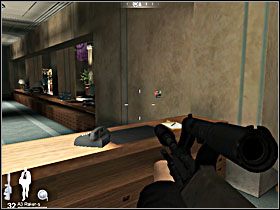 Na jej końcu, za recepcją natkniesz się na elektroniczny zamek - skorzystaj z niego - Etap XI - Casino Royale (cz.2) | Quantum of Solace - Quantum of Solace - poradnik do gry