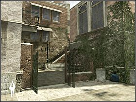 A oto i wspomniana bramka, a za nią schody - Etap XIV - Venice (cz.1) | Quantum of Solace - Quantum of Solace - poradnik do gry