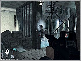 W ten sposób dostaniesz się w pobliże panelu z kilkoma przyciskami - Etap XIV - Venice (cz.3) | Quantum of Solace - Quantum of Solace - poradnik do gry