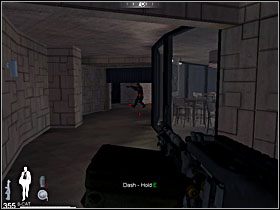 Dotrzesz w ten sposób do miejsca, gdzie włączy się krótka scenka - Etap XV - Eco Hotel (cz.2) | Quantum of Solace - Quantum of Solace - poradnik do gry