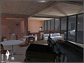 Na samym końcu kamera pokaże butle z wodorem, usytuowane w przeciwległym krańcu tarasu - strzel w nie - Etap XV - Eco Hotel (cz.3) | Quantum of Solace - Quantum of Solace - poradnik do gry