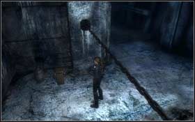 [144] W pomieszczeniu z niedziałającymi ciężarkami, w którym tryby zablokowane są przez kawałek skały - Jan Mayen Island - Valhalla | Sekrety Tomb Raider Underworld - Tomb Raider: Underworld - poradnik do gry