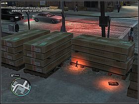 Po drugiej stronie płotu, gdzie znajduje się budka, znajdziesz kamizelkę kuloodporną i specjalnie dobraną na potrzeby danego zadania broń - Zabójca (Assassin) | Aktywności dodatkowe | Grand Theft Auto IV - Grand Theft Auto IV - poradnik do gry