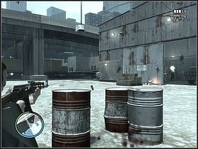 Jedźcie do portu, tam podążaj za Packiem, wdrapując się na magazyn, by zająć pozycję - Misje 42-47 | Misje | Grand Theft Auto IV - Grand Theft Auto IV - poradnik do gry