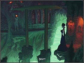 Wreszcie mostkiem po lewej dociera do urwiska, na wprost którego mieści się swego rodzaju loch, w którym wisi przymocowany łańcuchami do zamczyska szkielet - Loch, salka teatralna - Zamek Warg - A Vampyre Story - poradnik do gry