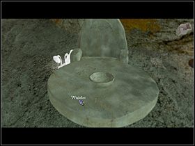 Na koniec Olaf ogląda usytuowany po prawej stół (zbliżenie) i zabiera zeń widelec - Znaleźć wyjście z jaskini | Jaskinia | Zaginiona historia Tale of Hero - Zaginiona historia: Tale of Hero - poradnik do gry