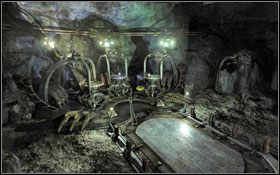 Podejdź bliżej i zauważ, że w mechanizmie po lewej (złotym) brakuje jednej baterii #1 - Rozdział II - Dragast (cz.5) | Opis przejścia Aura Fate of the Ages - Aura: Fate of the Ages - poradnik do gry