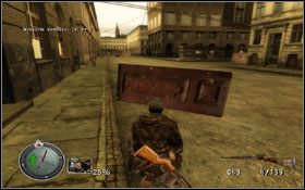 W miejscu startu znajdujemy 2 granaty trzonowe , amunicję do karabinu , 2 bandaże , oraz PPSA41 - [Opis przejścia] Atak na Zaopatrzenie | Sniper Elite Berlin 1945 - Sniper Elite: Berlin 1945 - poradnik do gry