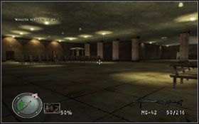 Szybko biegniemy do schodów na wprost i rozkładamy przed nimi granat potykacz [1] , a następnie chowamy się w jednym z tuneli czekając na wroga zaalarmowanego wcześniejszym wybuchem - [Opis przejścia] Przez U-Bahn | Sniper Elite Berlin 1945 - Sniper Elite: Berlin 1945 - poradnik do gry