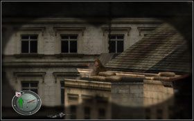 Gdy już zbierzemy przydzielone nam przedmioty, po kilku minutach walki, na ulicy pojawi się czołg - [Opis przejścia] Wesprzyj drużynę BSS | Sniper Elite Berlin 1945 - Sniper Elite: Berlin 1945 - poradnik do gry