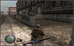 Ruszamy do punktu [02] , wstrzymujemy oddech i jednym celnym strzałem zabijamy dwóch, mijających się przeciwników [1] - [Opis przejścia] Odnajdź Pilota | Sniper Elite Berlin 1945 - Sniper Elite: Berlin 1945 - poradnik do gry