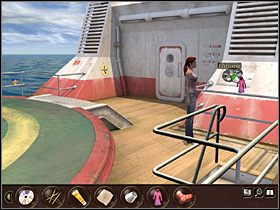 W tym celu Nina maszeruje na górny pokład (po schodach w okolice recepcji i stamtąd wyjściem w dole ekranu), gdzie obok wejścia na mostek kapitański znajduje się wentylator - Morze Północne - Rejs statkiem wycieczkowym Calypso (cz.3) - Tajne akta 2: Puritas Cordis - poradnik do gry