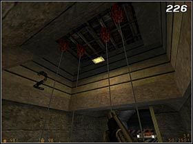 Zanim ruszysz w dalszą drogę, idź do końca korytarza i zlikwiduj zawieszone pod sufitem Barnacle [#226] - [Opis przejścia Half-Life] On a Rail - cz. 1 - Half-Life - poradnik do gry