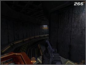 Kiedy zbliżysz się do najbliższego zakrętu, zauważysz kolejną minę [#266] - [Opis przejścia Half-Life] On a Rail - cz. 3 - Half-Life - poradnik do gry