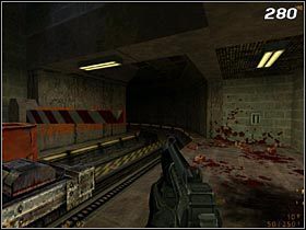 Po krótkiej przejażdżce Twoim oczom ukaże się nowa przeszkoda - przesuwane pod sufitem skrzynie [#279] - [Opis przejścia Half-Life] On a Rail - cz. 3 - Half-Life - poradnik do gry