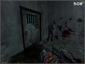 Idź przed siebie, pilnując żeby w wędrówce towarzyszył Ci odnaleziony w budynku strażnik - [Opis przejścia Half-Life] Surface Tension - cz. 6 - Half-Life - poradnik do gry