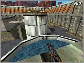 Wypłyń na powierzchnię i przejdź po cienkiej rurze na drugi, nieco wyższy zbiornik [#512] - [Opis przejścia Half-Life] Surface Tension - cz. 6 - Half-Life - poradnik do gry