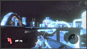 Po drodze odnajdziesz nowy pod, do którego warto udać się jedynie w sytuacji wyczerpania amunicji do granatnika, a to dlatego, że zawiera on słabszy karabin maszynowy - Rozdział 3 - Port Anderson III | Akt 2 Bionic Commando - Bionic Commando - poradnik do gry