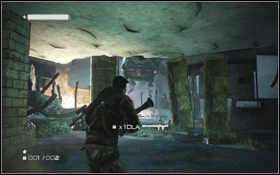 Następnie ukryj się za jedną ze ścian, za którymi stoją twoi kompanii i wyciągnij RPG - Rozdział 1 - Los Angeles 2016 (cz.2) | Opis przejścia | Terminator Ocalenie - Terminator: Ocalenie - poradnik do gry