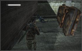 Przeskocz za przeszkody z lewej i rozpraw się z nimi [1] - Rozdział 3 - Nowi znajomi (cz.1) | Opis przejścia | Terminator Ocalenie - Terminator: Ocalenie - poradnik do gry