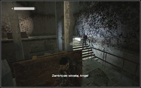 Na końcu drogi spotkasz kilka zniszczonych biurek [1] - Rozdział 3 - Nowi znajomi (cz.3) | Opis przejścia | Terminator Ocalenie - Terminator: Ocalenie - poradnik do gry