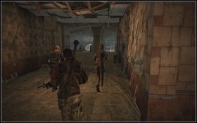 Wejdź po stromym zboczu [1] na górę, a potem zacznij kierować się [2] w stronę stacji metra, wypełnionego masą broni - Rozdział 5 - Podziemia (cz.2) | Opis przejścia | Terminator Ocalenie - Terminator: Ocalenie - poradnik do gry