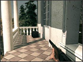 Ostatni sekret znajduje się na balkonie, przez który przejdziesz, by dotrzeć na tyły posiadłości - Sekrety | Rozdział II | Call of Juarez Więzy Krwi - Call of Juarez: Więzy Krwi - poradnik do gry