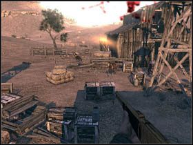 Poproszony zostaniesz o wejście do najwyższego budynku i wyjście na balkon (wcześniej zbierając amunicję porozrzucaną po pokoju) - Opis przejścia (2) | Rozdział VIII | Call of Juarez Więzy Krwi - Call of Juarez: Więzy Krwi - poradnik do gry