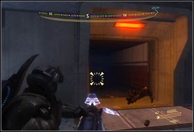Za drzwiami po lewej stronie znajdziesz stację medyczną i sojusznika - Tayari Plaza | Opis przejścia | Halo 3 ODST - Halo 3: ODST - poradnik do gry