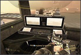 Gdy bomby będą już uzbrojone, wejdź na wieżę i skorzystaj ze znajdującego się tam terminalu, by wysadzić ładunki wybuchowe i zawalić most, wraz ze wszystkimi znajdującymi się na nim przeciwnikami - ONI Alpha Site | Opis przejścia | Halo 3 ODST - Halo 3: ODST - poradnik do gry