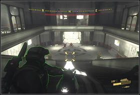 Jeden z przeciwników dzierży działko plazmowe - NMPD Headquarters | Opis przejścia | Halo 3 ODST - Halo 3: ODST - poradnik do gry