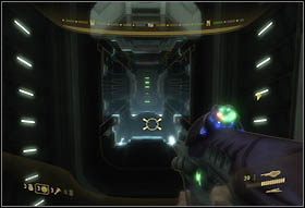 Dotrzesz do balkoniku, z którego można dostrzec grupkę żołnierzy Przymierza siłującą się z drzwiami - Data Hive - cz. 2 | Opis przejścia | Halo 3 ODST - Halo 3: ODST - poradnik do gry
