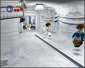 W tym dużym pomieszczeniu w pierwszej kolejności pozbądź się szturmowców - przede wszystkim dwóch okupujących działka - Chapter 2 - Escape from Echo Base - Story Mode - Episode 5 - LEGO Star Wars: The Complete Saga - poradnik do gry