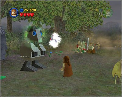 Tuż przed końcem etapu zobaczysz trzy segmenty robota - nogi, tułów i głowę - rozrzucone po ziemi - Chapter 2 - Invasion on Naboo - Free Play - Episode 1 - LEGO Star Wars: The Complete Saga - poradnik do gry