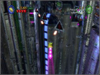 W dalszej część miasta natkniesz się na trzy trójkątne znaki - Chapter 1 - Bounty Hunter Pursuit - Free Play - Episode 2 - LEGO Star Wars: The Complete Saga - poradnik do gry