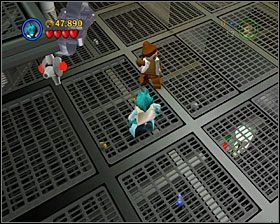 W pomieszczeniu z kratą w podłodze użyj bomb któregoś z Łowców Nagród, by wysadzić jaskrawy, metalowy obiekt leżący na podłodze - Chapter 1 - Secret Plans - Free Play - Episode 4 - LEGO Star Wars: The Complete Saga - poradnik do gry