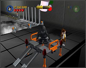 W części poziomu, w której znalazłeś #4 i #5, wysadź srebrny element wyposażenia za pomocą detonatorów Łowcy Nagród, a otrzymasz stertę klocków, z których zbudować będziesz mógł autko - Chapter 1 - Secret Plans - Free Play - Episode 4 - LEGO Star Wars: The Complete Saga - poradnik do gry