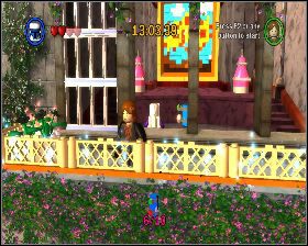 Aby dostać się do kolejnego, musisz wejść na górę po kamiennych schodach i skierować się małą postacią do niskiego przejścia z prawej - Chapter 3 - Escape from Naboo - Challenges - Episode 1 - LEGO Star Wars: The Complete Saga - poradnik do gry