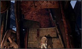 Będąc na zewnątrz [sekret 3] , skieruj się w lewą stronę, a tuż za rogiem natkniesz się na pierwszego przeciwnika - Rozdział 1 Młot i kowadło | Opis przejścia Uncharted 2 Among Thieves - Uncharted 2: Among Thieves - poradnik do gry