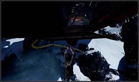 Po kolejnej akcji opartej na skryptach, przeskocz na sąsiedni wagon i chwyć się żółtej barierki - Rozdział 1 Młot i kowadło | Opis przejścia Uncharted 2 Among Thieves - Uncharted 2: Among Thieves - poradnik do gry