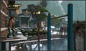 Po wyjściu na zewnątrz, kamera zmieni położenie, a Ty będziesz musiał skacząc przed siebie na drążek, a później na ścianę, unikać ataków ze strony czołgu - Rozdział 20 Kotek i mysz (1) | Opis przejścia Uncharted 2 Among Thieves - Uncharted 2: Among Thieves - poradnik do gry