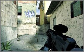 Podążaj dalej, po przejściu cichej uliczki (za ogrodzeniem po prawej jest pies) przygotuj się, bowiem na dachach budynków naprzeciw Ciebie pojawi się kilku wrogów #1 - Akt I - Atak | Kampania Call of Duty Modern Warfare 2 - Call of Duty: Modern Warfare 2 - poradnik do gry