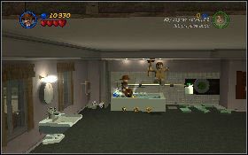 Zejdź na dół ekranu i wejdź do łazienki z lewej - Miasto Zagłady | Kryształowa Czaszka Akt I | LEGO Indiana Jones 2 - LEGO Indiana Jones 2: The Adventure Continues - poradnik do gry